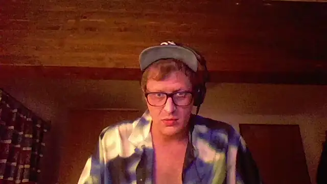 Snapshot of Bigthroaterboy chatting on 12.25.24 Bigthroaterboy online show from 12.25.24