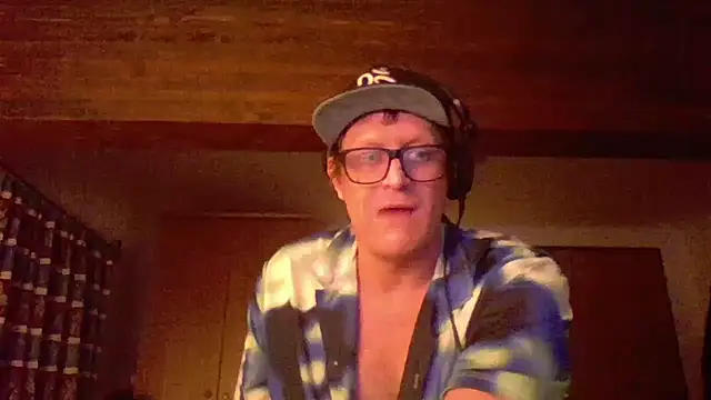 Snapshot of Bigthroaterboy chatting on 12.29.24 Bigthroaterboy online show from 12.29.24