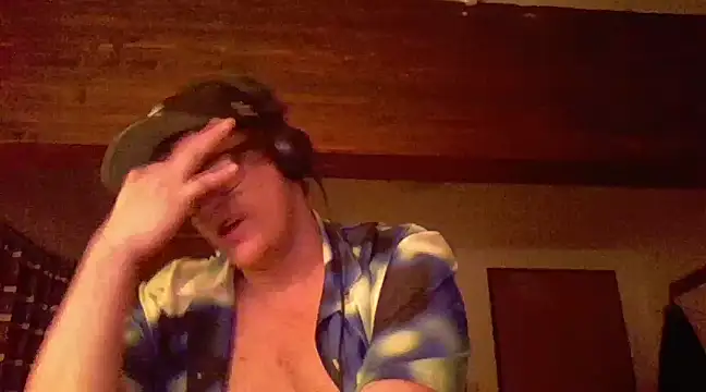 Snapshot of Bigthroaterboy chatting on 01.04.25 Bigthroaterboy online show from 01.04.25