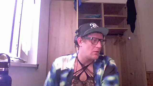 Snapshot of Bigthroaterboy chatting on 01.20.25 Bigthroaterboy online show from 01.20.25