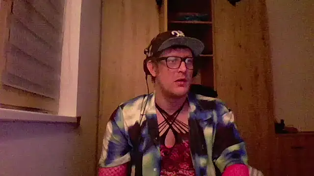 Snapshot of Bigthroaterboy chatting on 01.22.25 Bigthroaterboy online show from 01.22.25