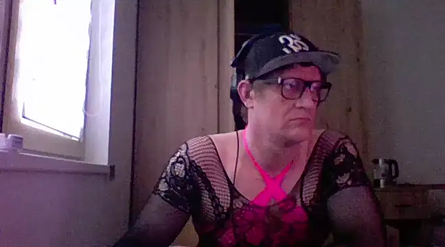 Snapshot of Bigthroaterboy chatting on 01.27.25 Bigthroaterboy online show from 01.27.25