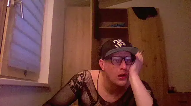 Snapshot of Bigthroaterboy chatting on 02.09.25 Bigthroaterboy online show from 02.09.25