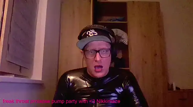 Snapshot of Bigthroaterboy chatting on 02.12.25 Bigthroaterboy online show from 02.12.25