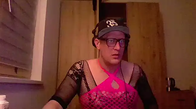 Snapshot of Bigthroaterboy chatting on 02.19.25 Bigthroaterboy online show from 02.19.25