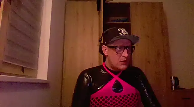 Snapshot of Bigthroaterboy chatting on 02.19.25 Bigthroaterboy online show from 02.19.25