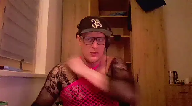 Snapshot of Bigthroaterboy chatting on 02.28.25 Bigthroaterboy online show from 02.28.25