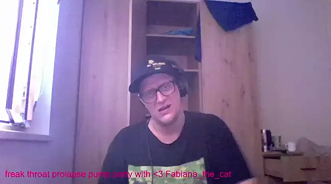 Snapshot of Bigthroaterboy chatting on 03.01.25 Bigthroaterboy online show from 03.01.25