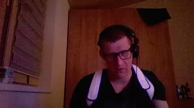 Snapshot of Bigthroaterboy chatting on 03.02.25 Bigthroaterboy online show from 03.02.25