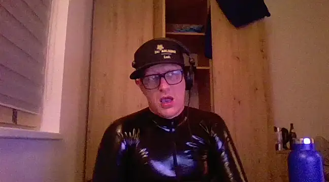 Snapshot of Bigthroaterboy chatting on 03.03.25 Bigthroaterboy online show from 03.03.25