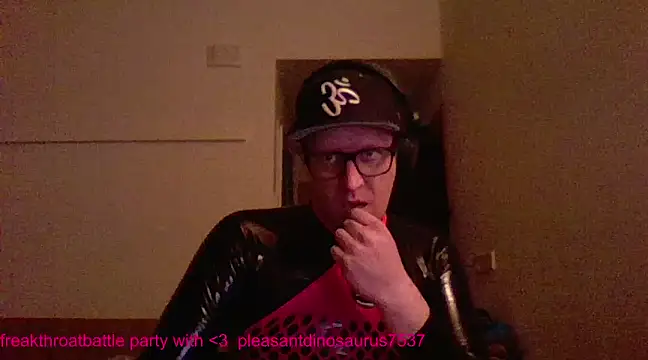 Snapshot of Bigthroaterboy chatting on 03.10.25 Bigthroaterboy online show from 03.10.25