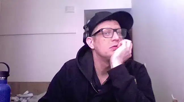 Snapshot of Bigthroaterboy chatting on 03.16.25 Bigthroaterboy online show from 03.16.25