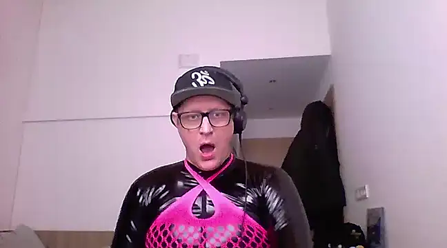 Snapshot of Bigthroaterboy chatting on 03.21.25 Bigthroaterboy online show from 03.21.25