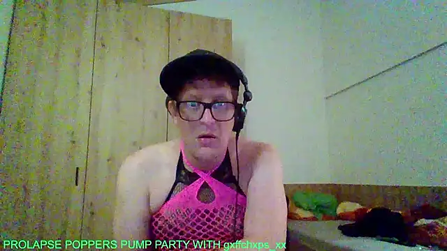 Snapshot of Bigthroaterboy chatting on 09.14.25 Bigthroaterboy online show from 09.14.25