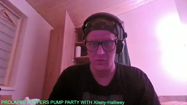 Snapshot of Bigthroaterboy chatting on 10.02.25 Bigthroaterboy online show from 10.02.25