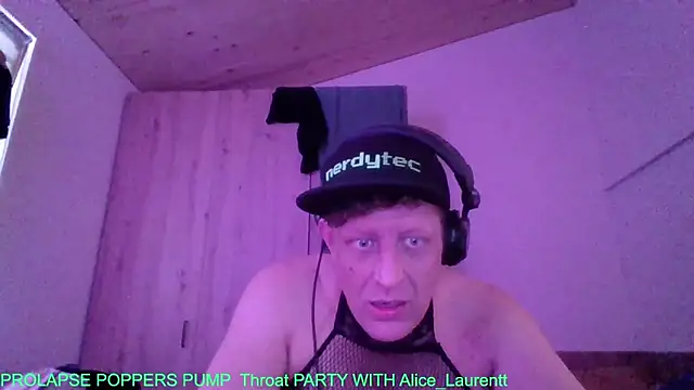 Snapshot of Bigthroaterboy chatting on 10.05.25 Bigthroaterboy online show from 10.05.25