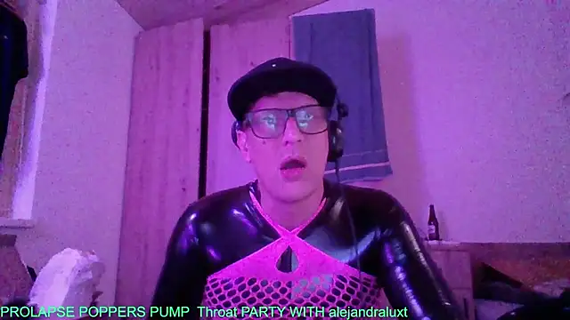 Snapshot of Bigthroaterboy chatting on 10.05.25 Bigthroaterboy online show from 10.05.25