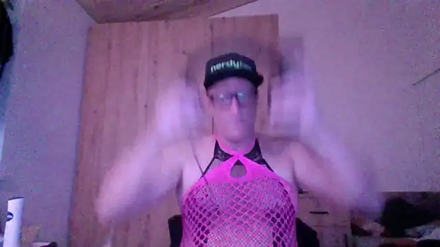 Snapshot of Bigthroaterboy chatting on 10.12.25 Bigthroaterboy online show from 10.12.25