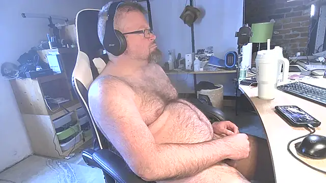 MagnusCockus online show from 04.10.26