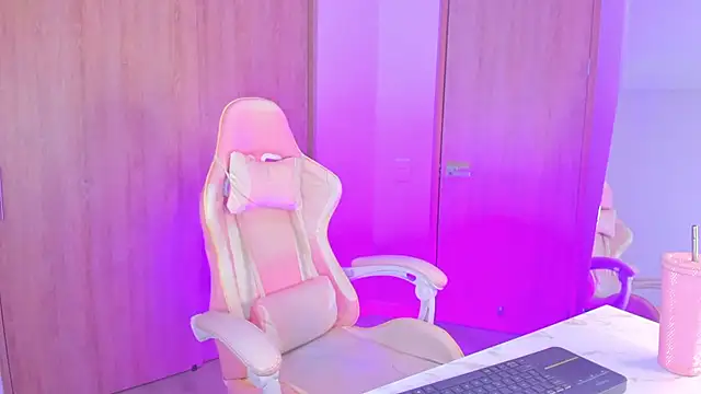 Snapshot of angelinalodge1 chatting on 01.29.25 angelinalodge1 online show from 01.29.25