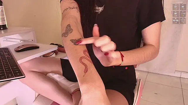 shanakendal2 online show from 11.28.25