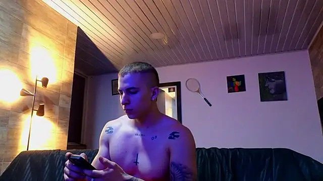 Snapshot of AsmodeoCox chatting on 07.04.26 AsmodeoCox online show from 07.04.26