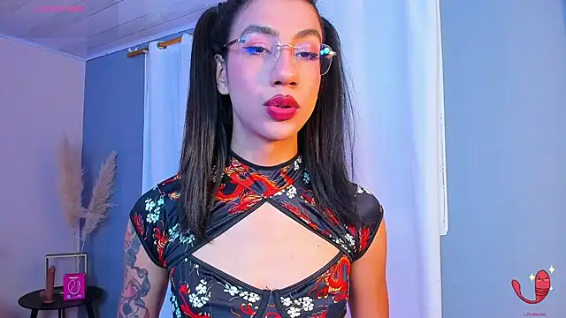 sofiaa grey  online show from 10.28.25