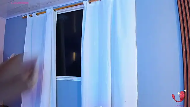 sofiaa grey  online show from 11.07.25