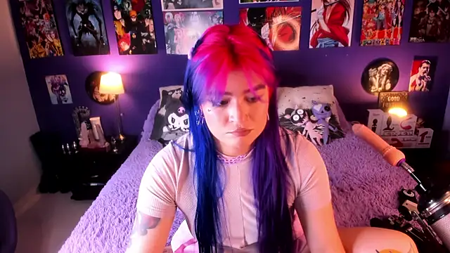 Snapshot of anne_cross chatting on 03.07.25 anne cross online show from 03.07.25