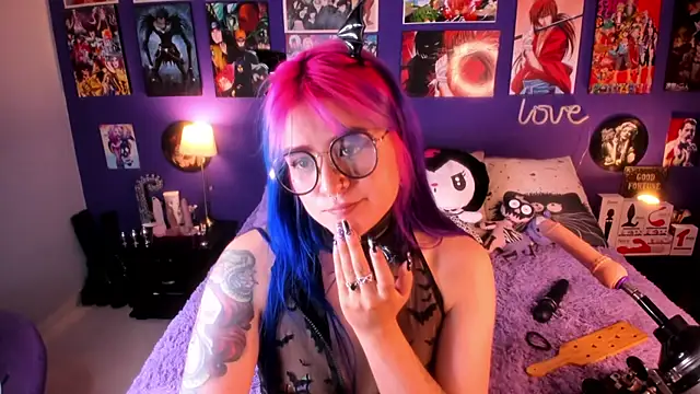 Snapshot of anne_cross chatting on 03.20.25 anne cross online show from 03.20.25