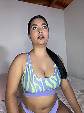 Snapshot of DashaStar chatting on 03.20.25 DashaStar online show from 03.20.25