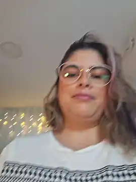 Juliietha servas online show from 03.05.26