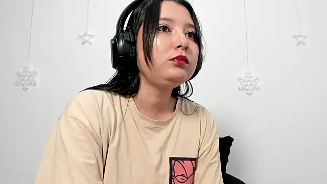 Snapshot of cami-01 chatting on 02.20.26 cami-01 online show from 02.20.26