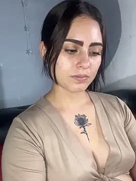 Snapshot of Azuna25 chatting on 05.20.26 Azuna25 online show from 05.20.26