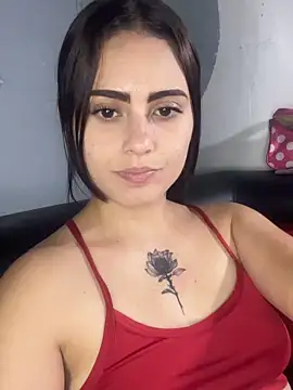 Snapshot of Azuna25 chatting on 05.21.26 Azuna25 online show from 05.21.26
