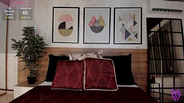 LunaRuso online show from 09.15.25