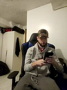 Snapshot of Talenjames4 chatting on 10.29.25 Talenjames4 online show from 10.29.25