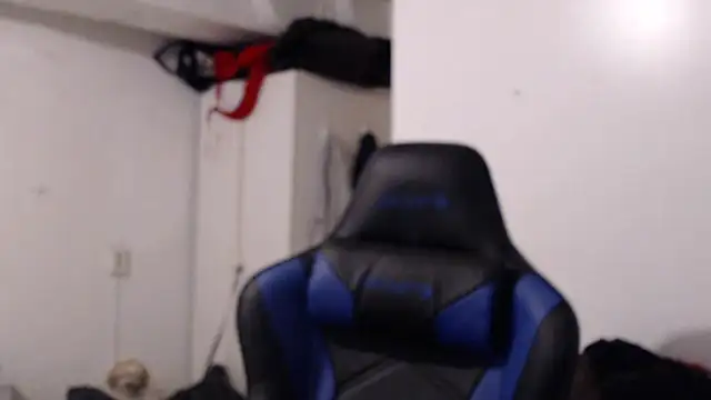 Snapshot of Talenjames4 chatting on 11.05.25 Talenjames4 online show from 11.05.25