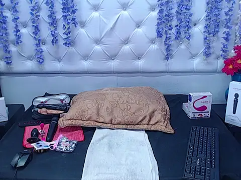 Brith Adams online show from 02.06.25