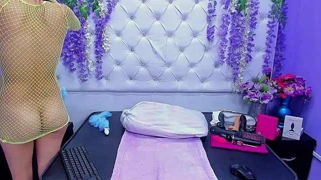 Brith Adams online show from 10.03.25