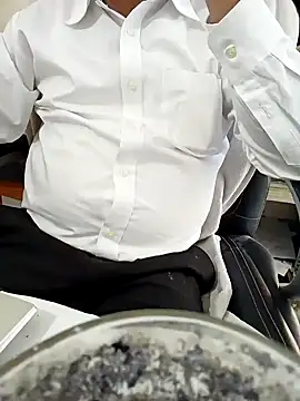 Snapshot of Hot-man39 chatting on 01.28.25 Hot-man39 online show from 01.28.25