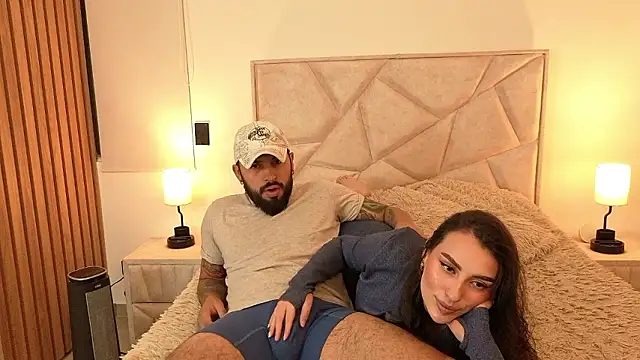 teseo and afroditha  online show from 10.15.25