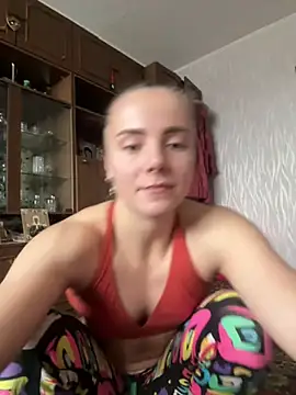 Snapshot of AlisaKissss chatting on 12.18.24 AlisaKissss online show from 12.18.24