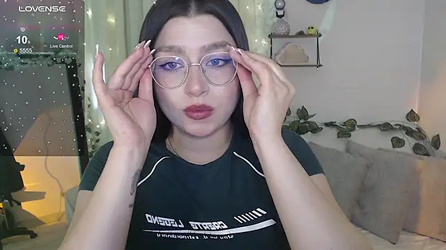 mily thomson b  online show from 12.03.25