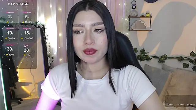 mily thomson b  online show from 12.04.25