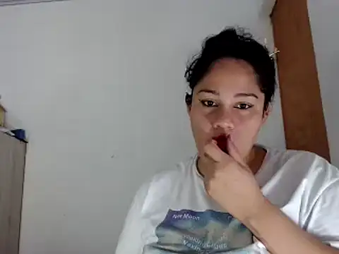 Snapshot of melissa4855 chatting on 02.02.25 melissa4855 online show from 02.02.25