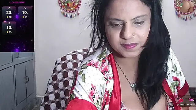 Snapshot of Sexy_komolika chatting on 09.21.25 Sexy komolika online show from 09.21.25