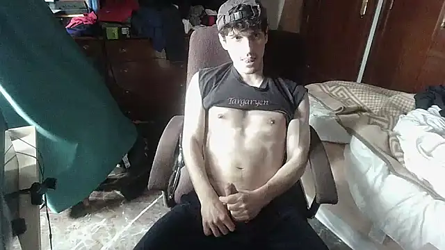 Snapshot of Twink_Andalu chatting on 02.21.25 Twink Andalu online show from 02.21.25