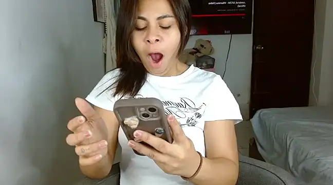 violet leo online show from 03.04.25