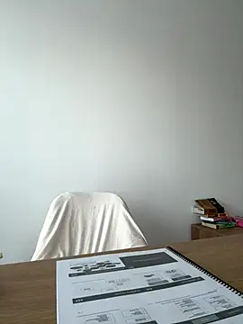 streetdoll online show from 10.02.25